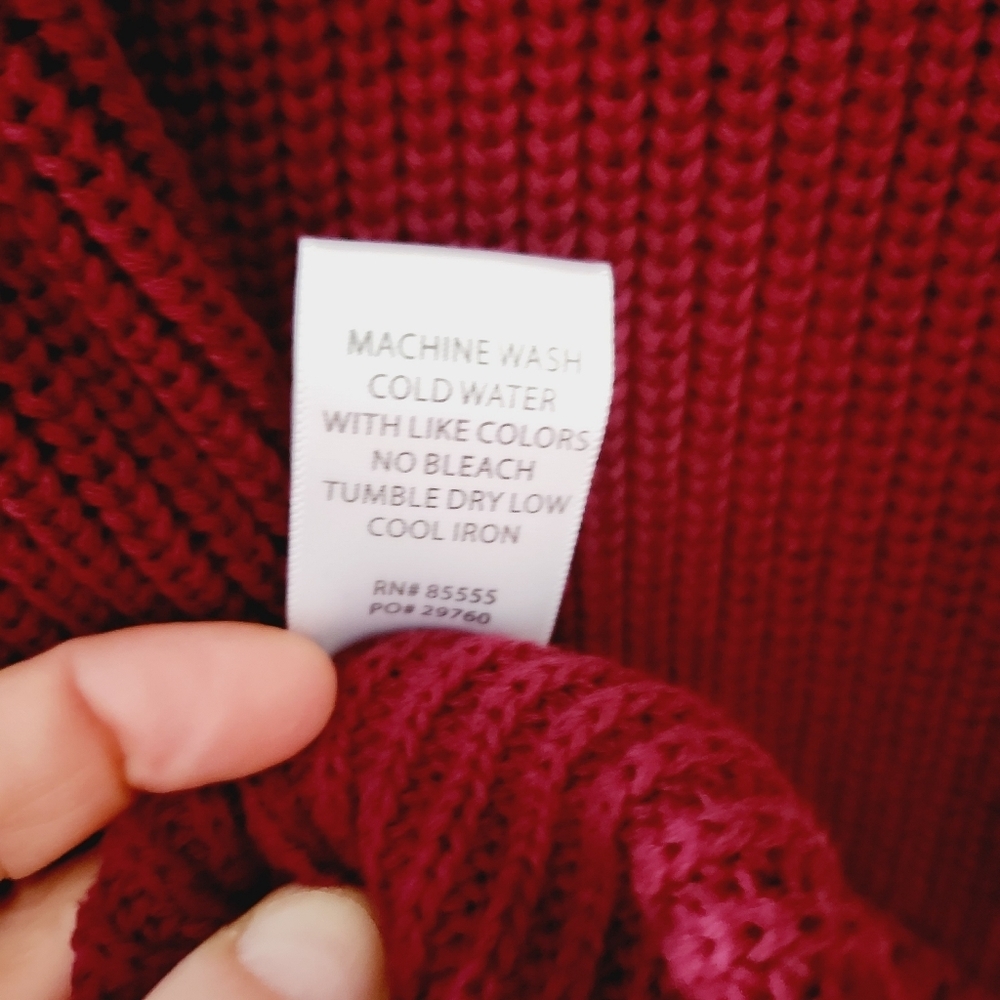 PISTOLA Evereve Merlot Red Slouchy V-Neck Ribbed Cableknit Sweater - Picture 7 of 7